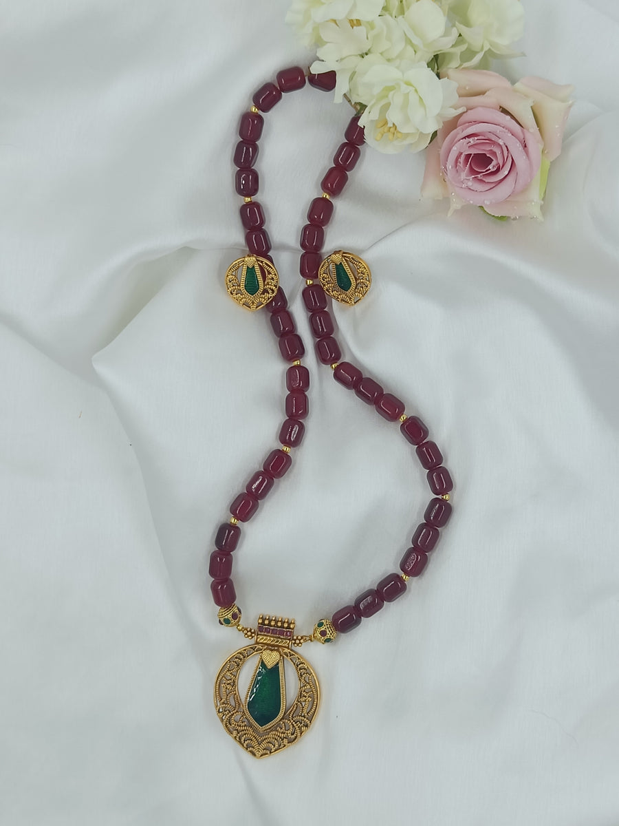 Red Beaded Golden Set