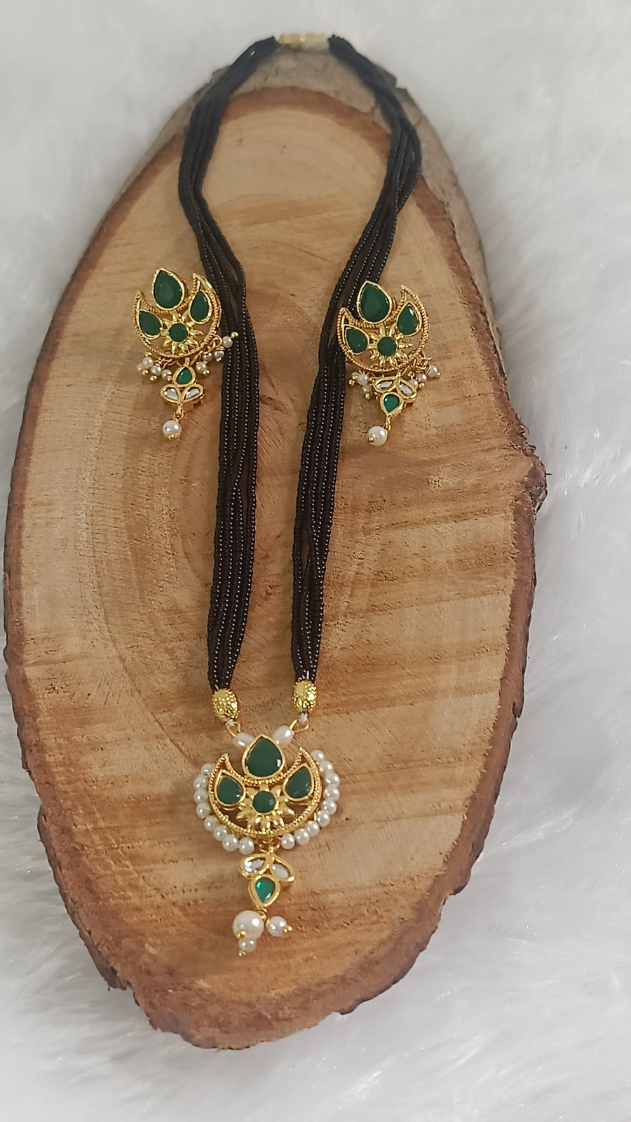 Green Kundan Black Beads