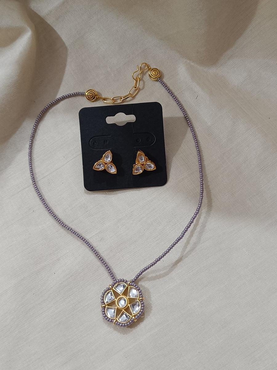 Beaded Necklace with Kundan Pendant
