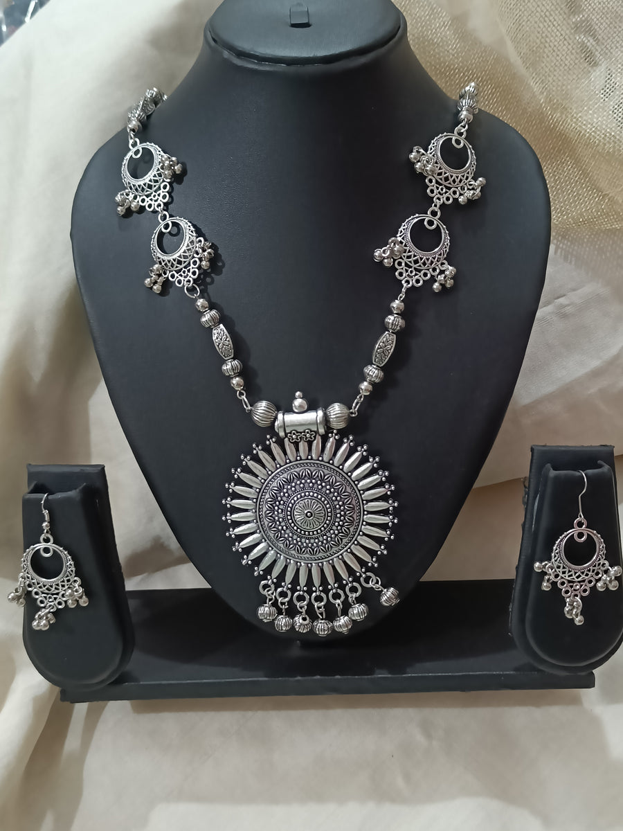 Oxidized Neckpiece Set