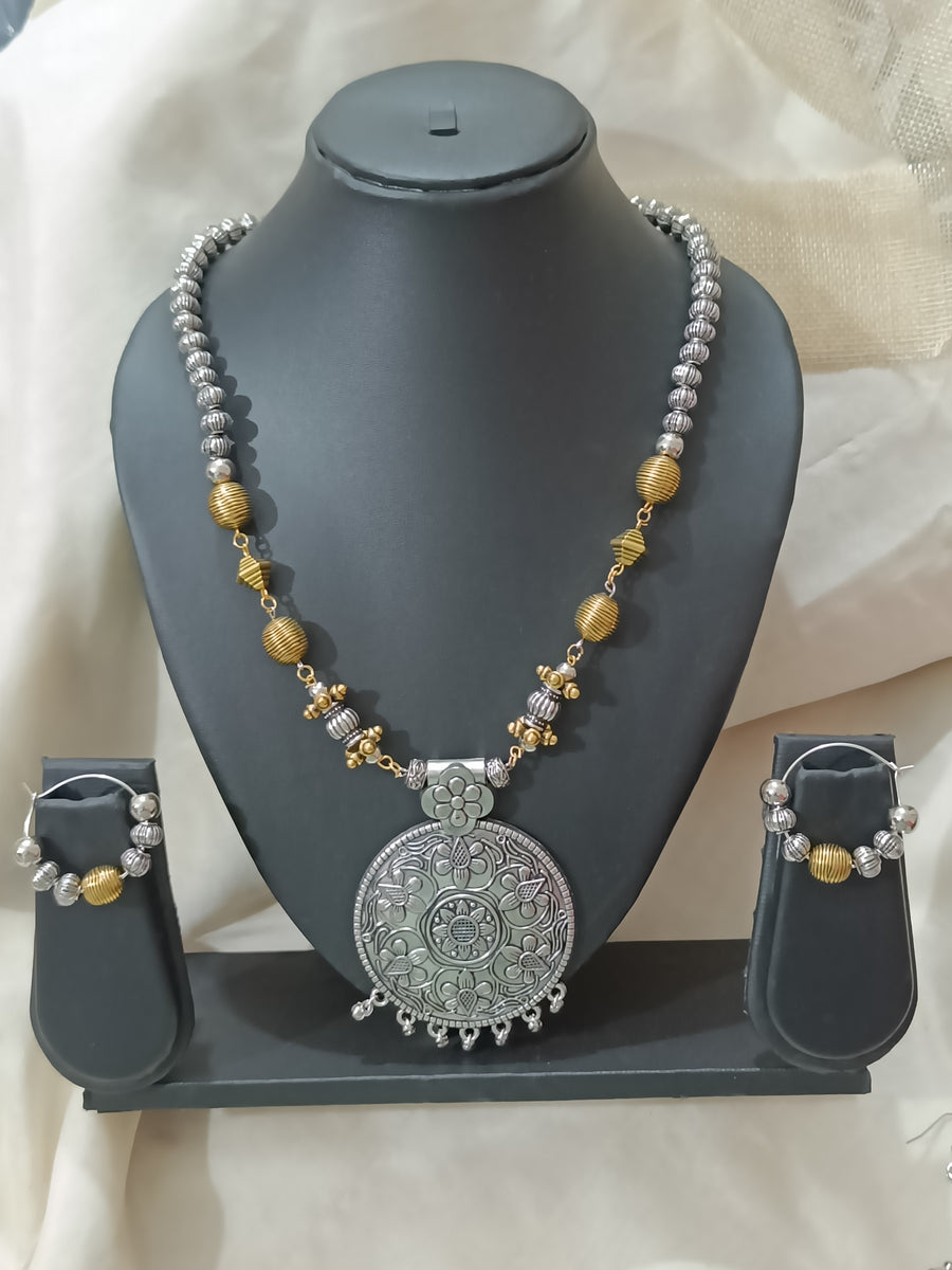 Oxidized Neckpiece Set