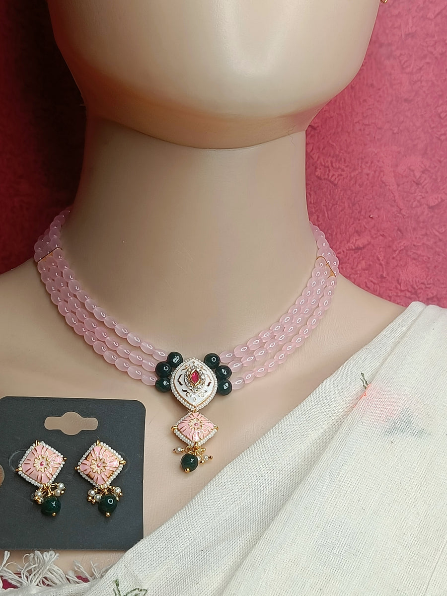 Beaded White Kunden Necklace