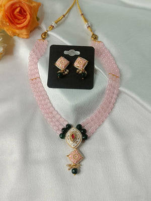 Beaded White Kunden Necklace