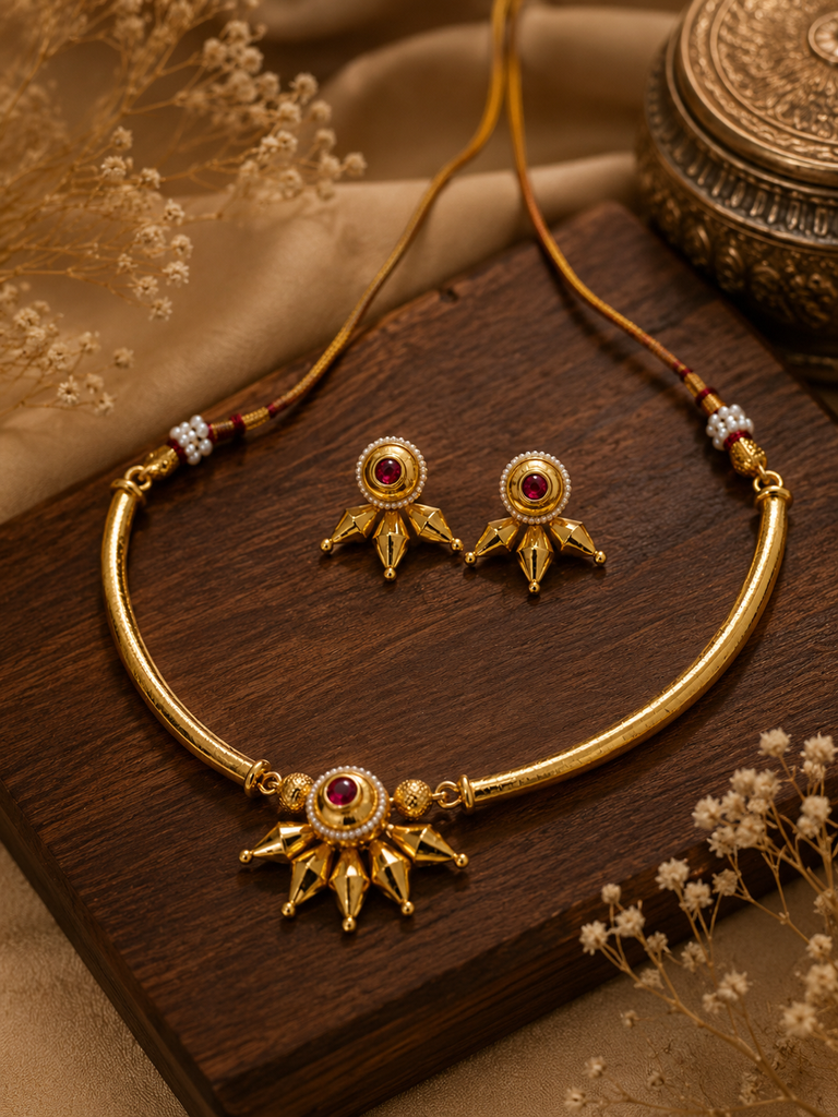 Hasali Treadinal Red Necklace